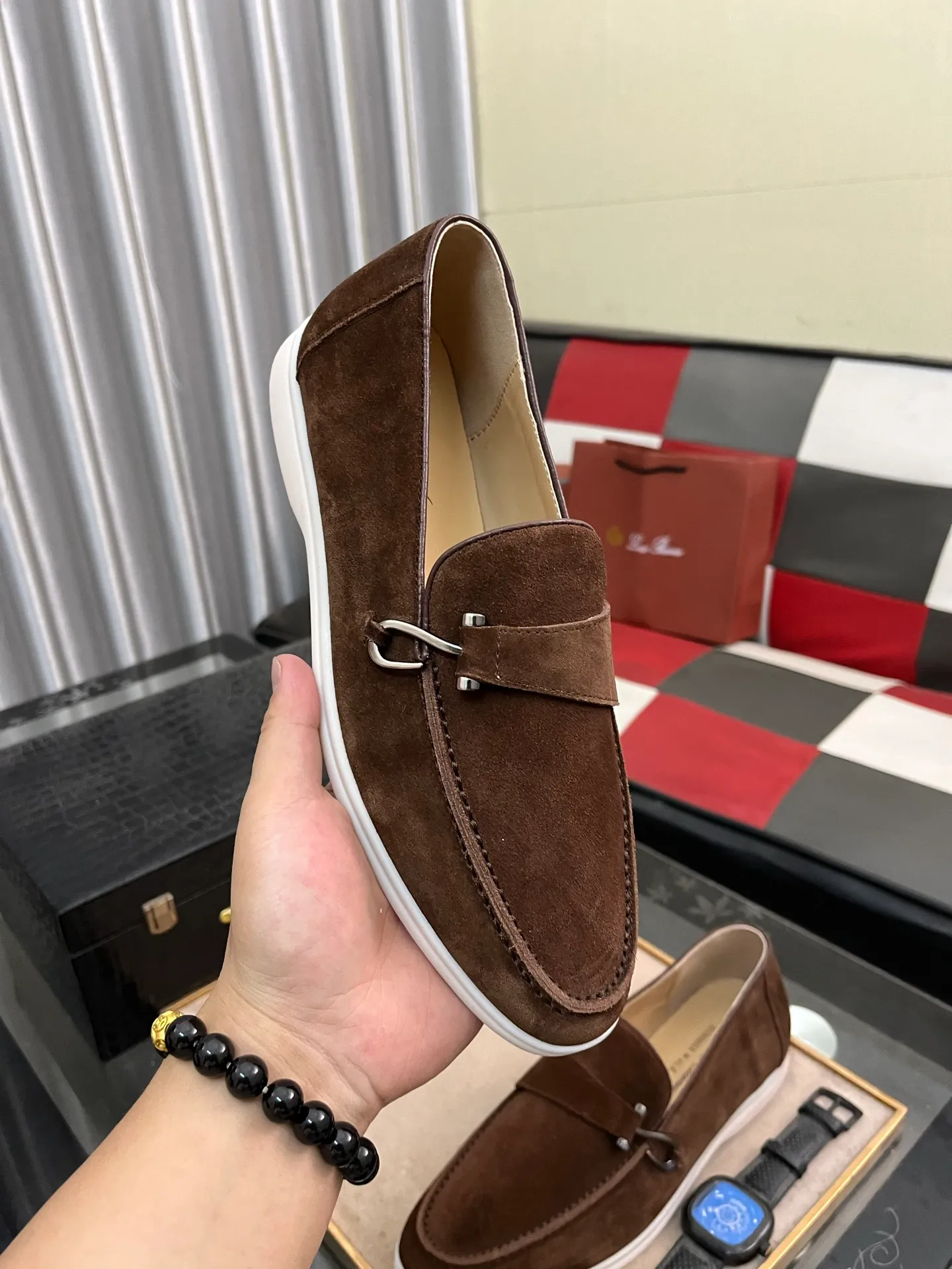 Men's Men's Shoes💰420⌚️⌚️【Loro Piana】LP couple's casual sneakers. Simple and fashionable, the upper is made of cow suede and leather. Sheepskin feet. Custom rubber sole. Size: Female 35-42 (35, 41, 42, 43 customized are non-refundable) Male 38-46 (45, 46 customized)